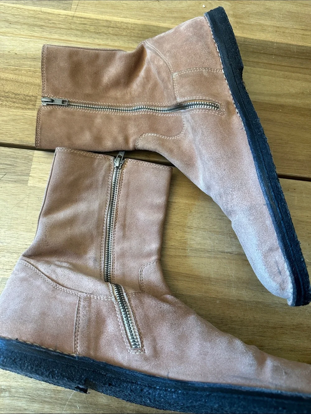 ANN DEMEULEMEESTER suede boots